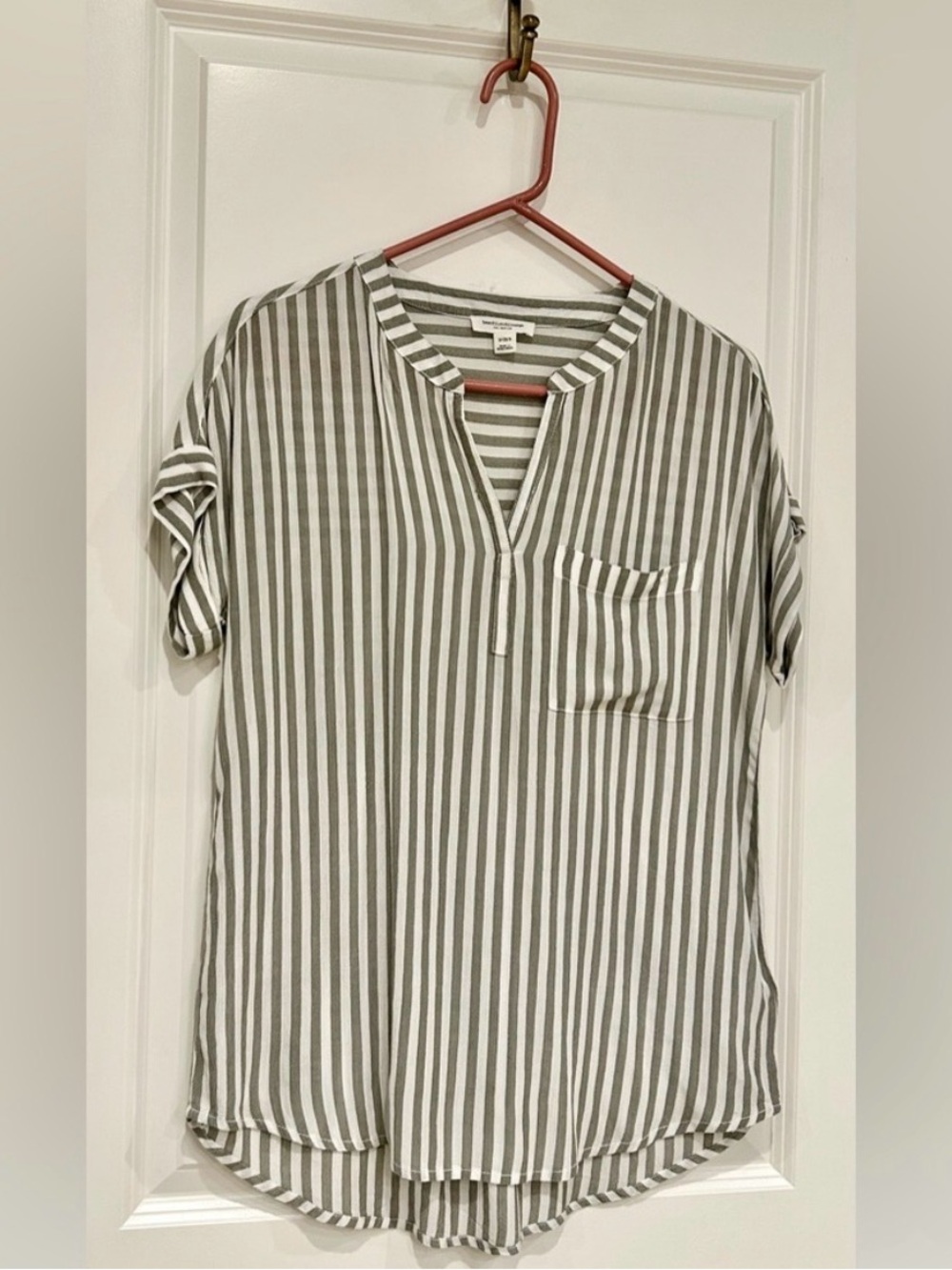 beachlunchlounge greenish/gray striped blouse size S